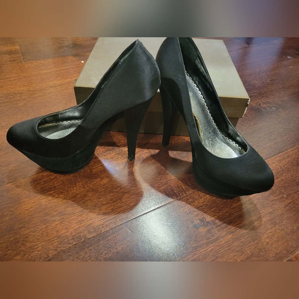 Bebe Tristan Black Satin Platform Velvet Heels
